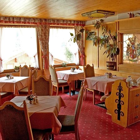 Hotel Schwarzer Adler ペットイ・アム・アールベルク エクステリア 写真