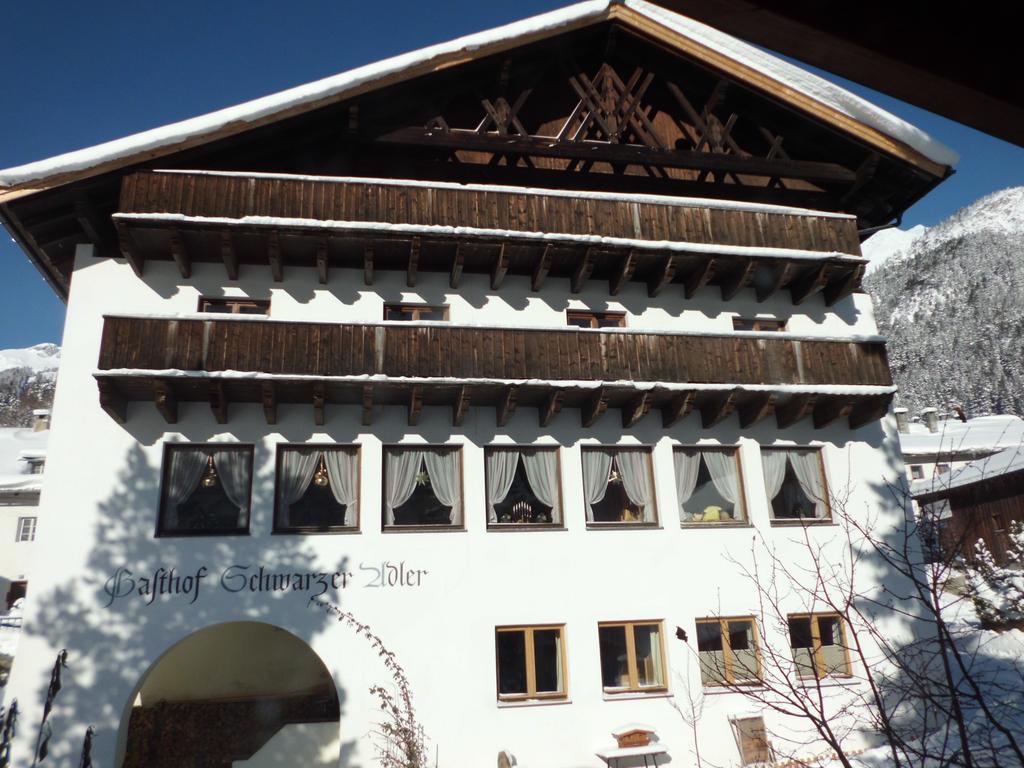Hotel Schwarzer Adler ペットイ・アム・アールベルク エクステリア 写真