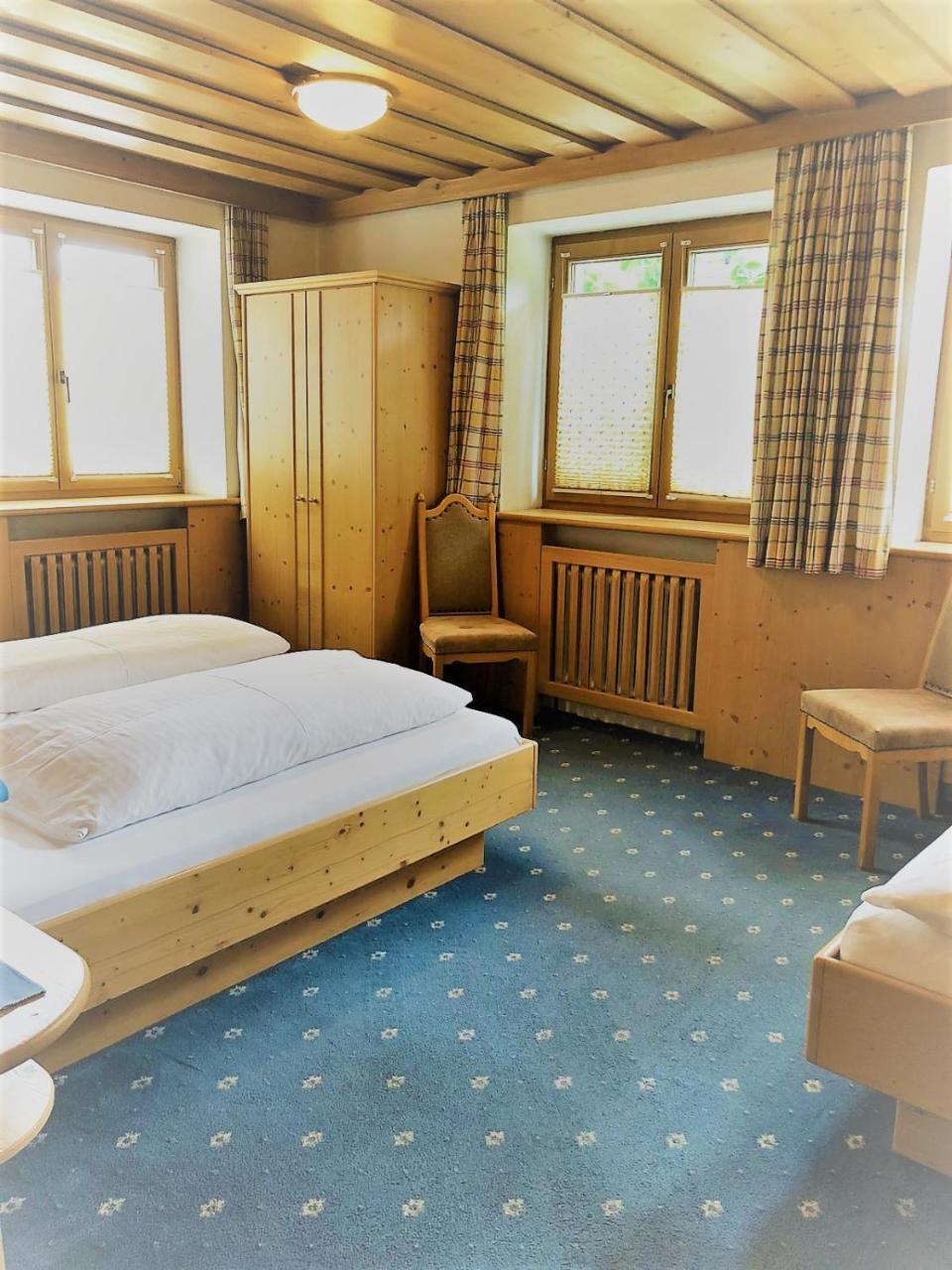 Hotel Schwarzer Adler ペットイ・アム・アールベルク エクステリア 写真